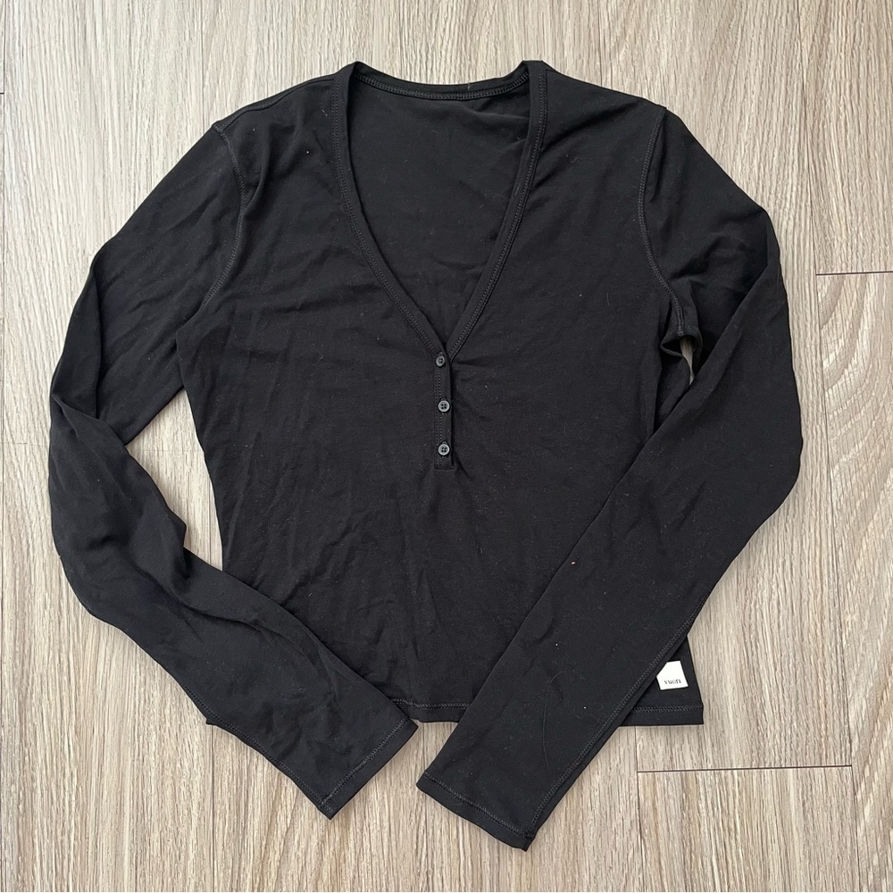 Vuori Black Long Sleeve Tuvalu Henley T-shirt (Size S)